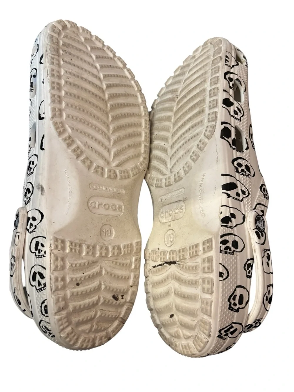 CROCS Classic Skull Print Clog